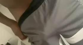 Too big to stay locked up(19,UK)