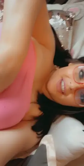 ✨College slut ✨Subscribe and get a dick rate, 175 photos and 140 videos UNCENSORED, messaging with me(i’m very interactive and always respond to messages). I’m currently doing no PPV so NO PAYWALLS and I post daily 🥰 Link in the comments, you won’t regret it 😘