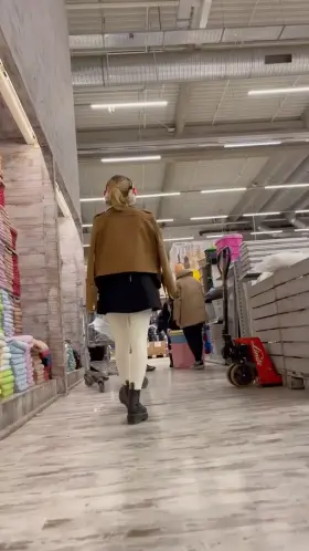 Hi, I'm Mia and I'm 19 years old😇, I'm new... There you will find me naked in public places😜