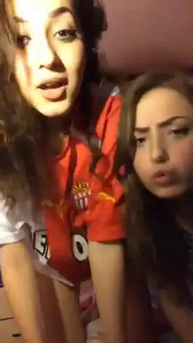 Big boobs, small hands