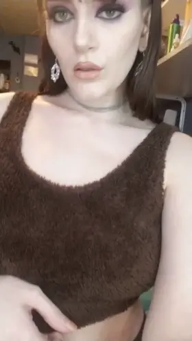 Bored stay at home 35yo Mom. 💞