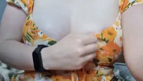 I think I look cute in this dress