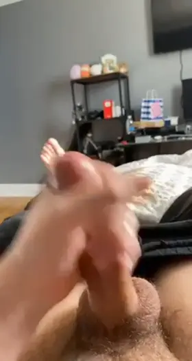 I love getting to show off my cock pulsing as I milk myself dry to strangers on Reddit