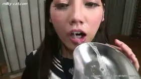 This chick is super into cum