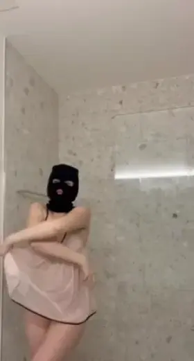 can I pls be your slut?🥺 check out link in my bio for more😘💦