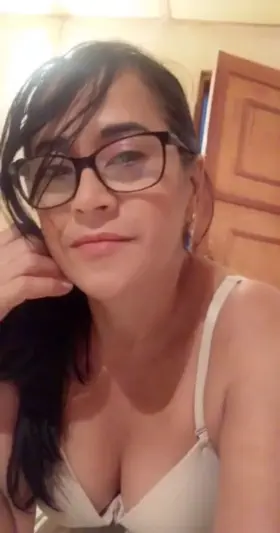 What are your fantasies with an older woman like me? 😈 SELLING NUDES ⚠️ [Selling] CUSTOM✨ SEXTING - Video Call - Nudes [VID] [PIC]💦 Kik and Snapchat: Zunyht9