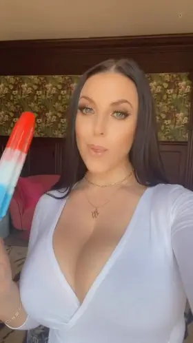 Who Doesn't Love Ice Cream 🍧