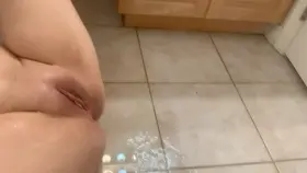 Pissing on the floor and spreading my pink little hole for you 🥺🤤