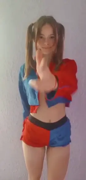 Im your petite bad girl 😈