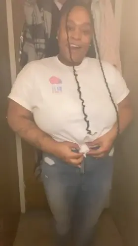 Under the outfit reveal with a little dance 😏