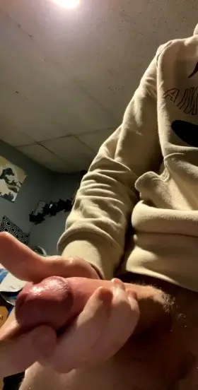 wish I was jerking with a bro rn