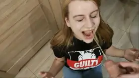 [Couple]Golden shower on my smiling face 😝