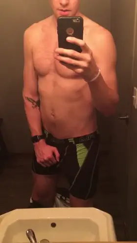 Always get so horny at the gym😀