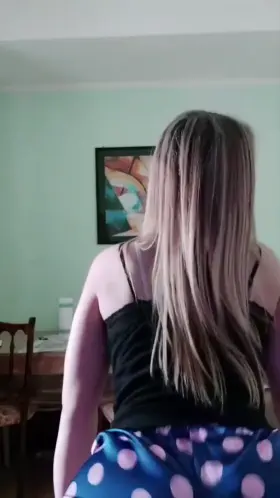 You want see me doing this without my pants?😛