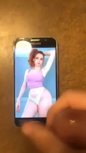 Came so hard for Amouranth I stopped the slideshow