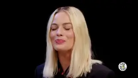 Looking for someone to sext me as Margot Robbie in romantic, cute role-play.