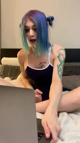 The first time I’ve got off to porn in a long time hehe, would you watch or join in?🎡✨