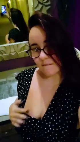 When you are bored in a lobby 🤣