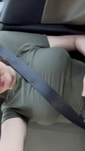 A good workout calls for some nice sweaty breasts 🥰