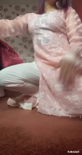 Your desi bhabi snuck away to have some fun whilst family were over for celebrations 🤭