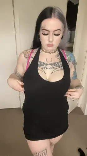 Do you like how I bounce my ass? 🥰 Check my profile for more 😈