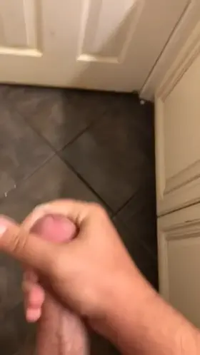 M23 - Shooting ropes of cum