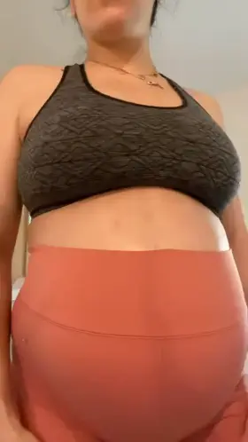 Wanna see pregnant mom getting fucked ?👇Fansly👇