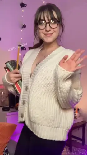 cute Girl + creativity 🥰 ( Her Free Folder In Comments )