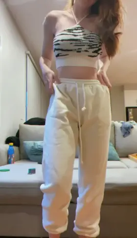 19[F]Arrows up upv*te that 3 nudes in ur dms instantlySna: miastrix