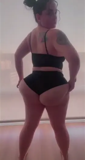 Anyone know who dis is?