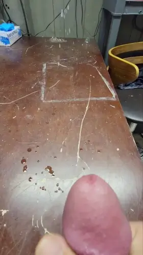 [35] fat bottom girls make the rocking world go round