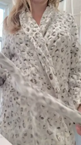 I don’t want to get dressed today (reveal) 🍒