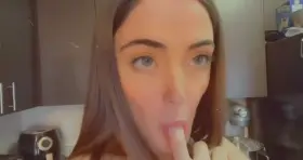 I wish it is your dick that I was sucking. 🍆🍆🍆