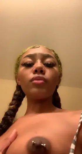 Anyone like alt ebony teens? ☺️