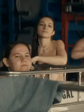 Sydney meyer, Pearl sun and Victoria sawal in 'Y: The Last Man' S01E06 (2021)