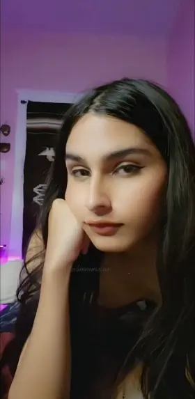 I want someone to pound me and make my clitty bounce 🥺💕