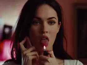 Nut... Megan Fox makes me wanna watch Jennifer's body (2009)