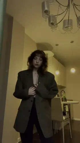 (18) If even 5 guys likes this I’ll be happy and fuck myself anal 👀