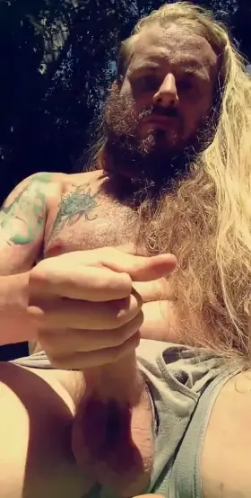 Sunshine gets me hard ☀️🥵👅💦