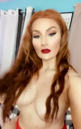 Just showing off my new hair ❤️