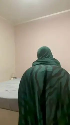 Does it only count if my skin is showing?😯