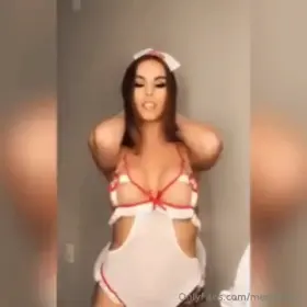 what a hottie , ⚡️love this 😍