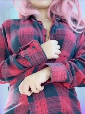 Just curious about how many boys (and girls) will see my boobies reveal today 🤔