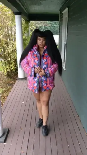 Do you like my coat? 🥰