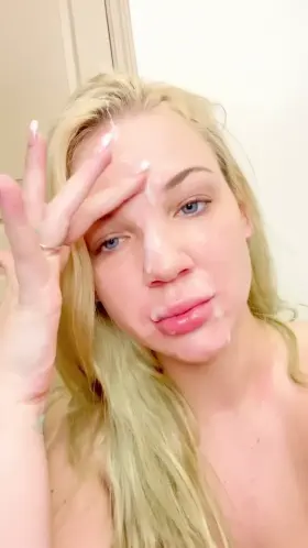 Feed me dick and watch this trick 😋