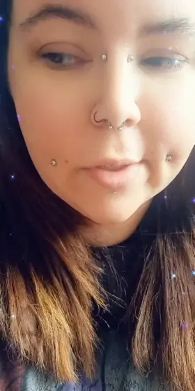 My pussy gets so wet... omg... look at this mess.🤭