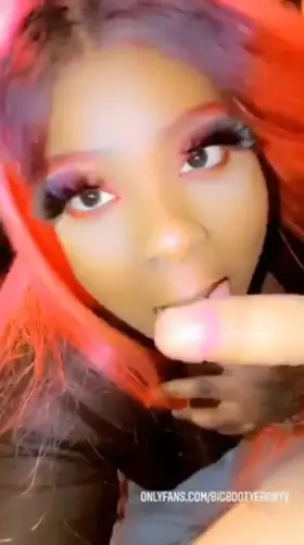 Put your babies in my mouth. 💦👅 Up this if you prefer darker girls 😈