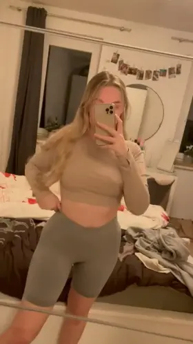 blonde gym girl butt still got a bubble butt