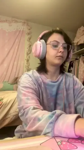 (OC) Nothing fancy, just me flashing during a zoom course ;)