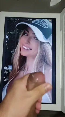 pretty blonde got creamed (tribbing rn)